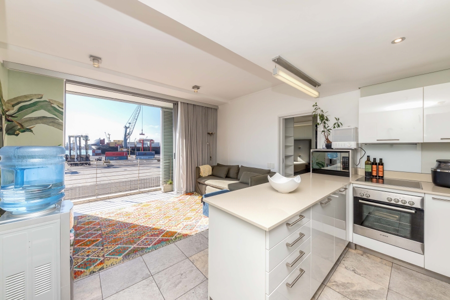 To Let 1 Bedroom Property for Rent in Foreshore Western Cape